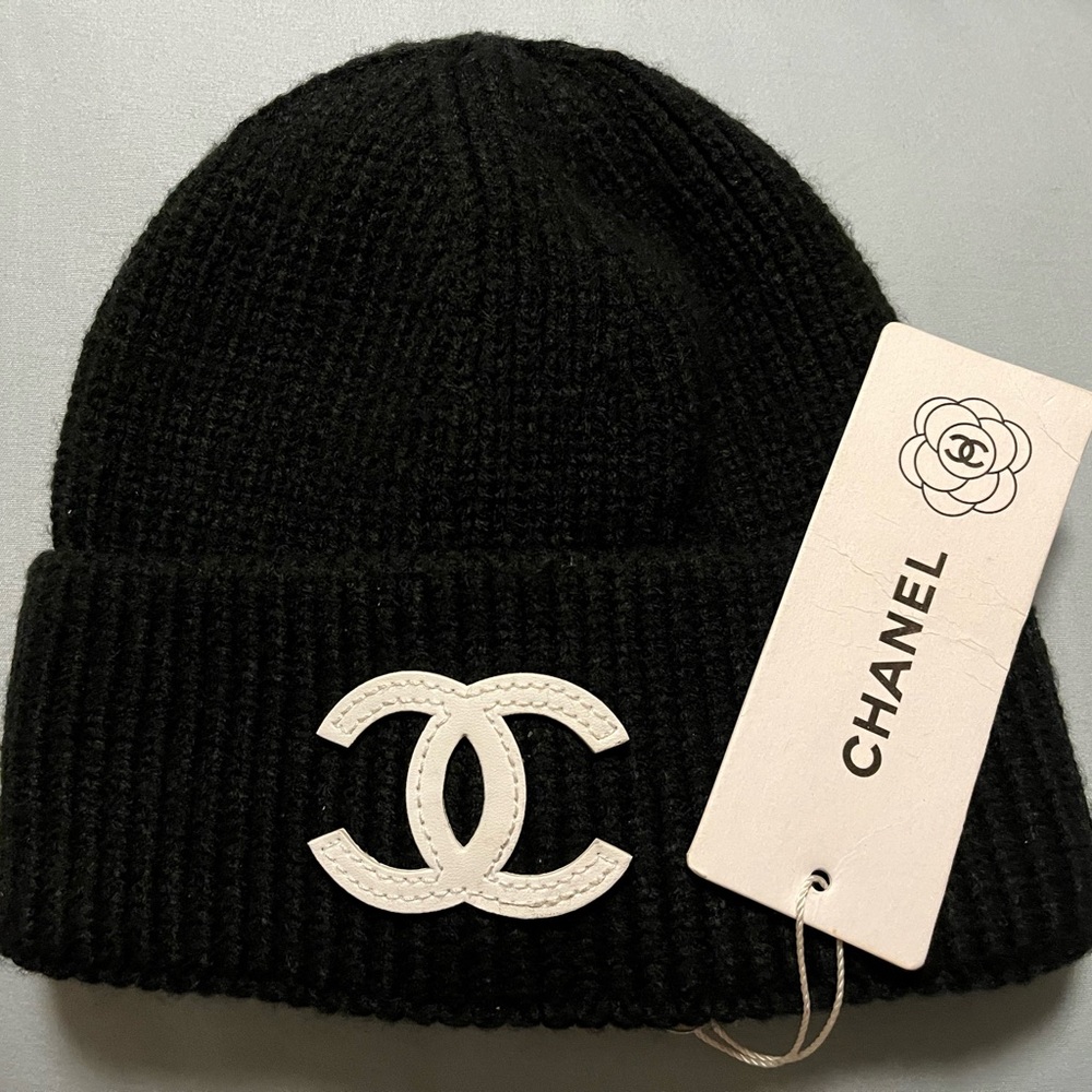 CHANEL Elegant Black Knit Hat